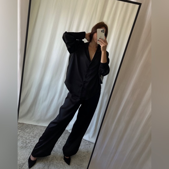 LAST S • ELLE SATIN SET 🆕 — In BLACK - Picture 10 of 13